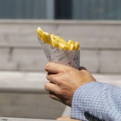 Kopen 🤩 Papieren Frietzak | Krant Print | 50 St. | Patatzak | Frietzakken | Puntzakken | Frietzakjes 💯 -T-fal winkle 550x366 30