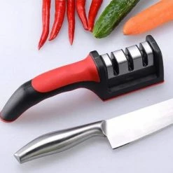 Goedkoop 🔔 Merkloos Messenslijper | Doortrekslijper I Keukenmessen | Messenslijpmachine | Rood & Zwart | Met Antislip 👍 -T-fal winkle 550x493