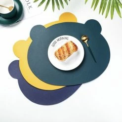 Coupon 🔥 Babycure Bear Placemats | Zwart & Cognac | Dubbelzijdig | Kunstleer | Tafel Onderlegger | Tafelgerij Voor Kinderen | Leuk Kado Om Te Geven! 🔔 -T-fal winkle 550x545